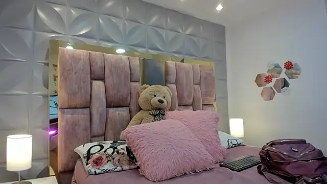 Charlotte Ice1 online show from 03-20-26, 02:33