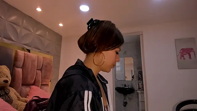 Charlotte Ice1 online show from 04-27-26, 02:59