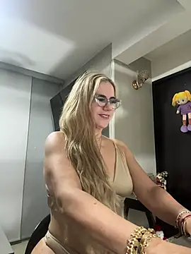 LARIANA RIVERA23 online show from 12-24-24, 07:39