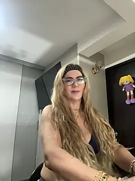 LARIANA RIVERA23 online show from 12-24-24, 11:33