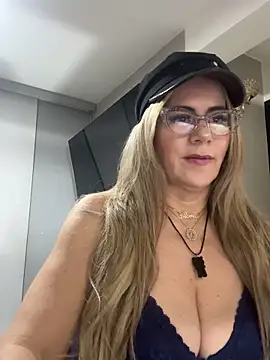 LARIANA RIVERA23 online show from 02-19-25, 04:01