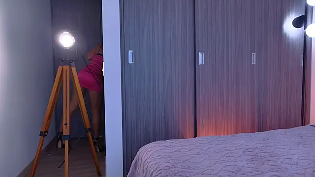 Miarouss3 online show from 10-30-25, 01:01