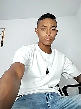 Snapshot of Demiansteven2 chatting on 09-15-25, 07:25 Demiansteven2 online show from 09-15-25, 07:25