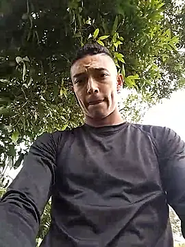 Snapshot of Demiansteven2 chatting on 10-11-25, 04:27 Demiansteven2 online show from 10-11-25, 04:27