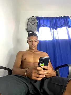 Snapshot of Demiansteven2 chatting on 10-27-25, 08:46 Demiansteven2 online show from 10-27-25, 08:46