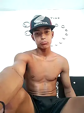 Snapshot of Demiansteven2 chatting on 11-24-25, 05:45 Demiansteven2 online show from 11-24-25, 05:45