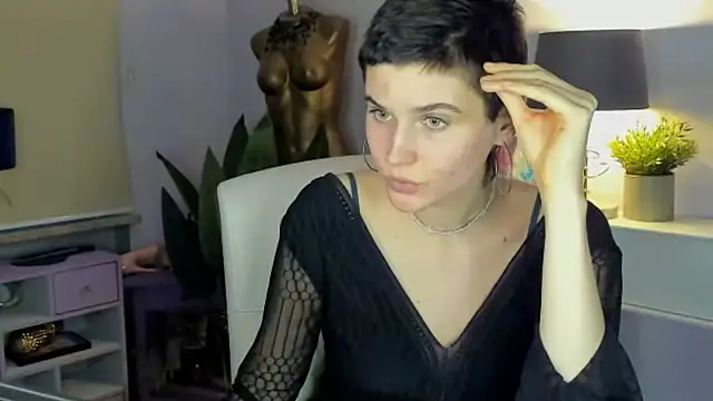 sarah perfect online show from 10-28-25, 03:25