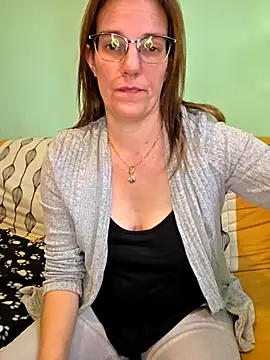 SpiceLea online show from 11-08-25, 03:23