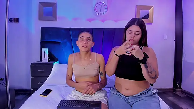 AndreaAndKarina online show from 12-19-24, 05:18