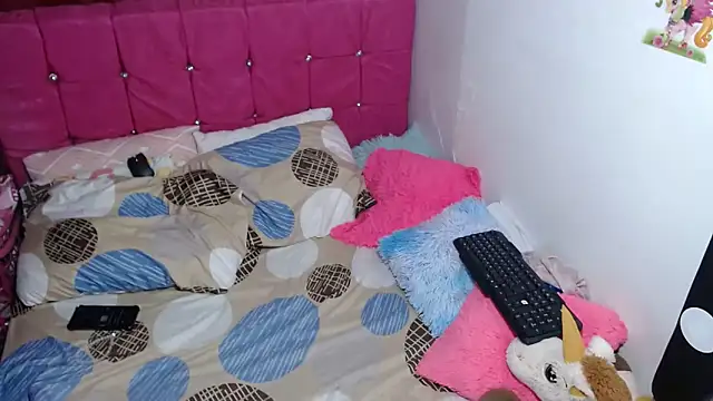 kiara milf  online show from 05-24-26, 08:58
