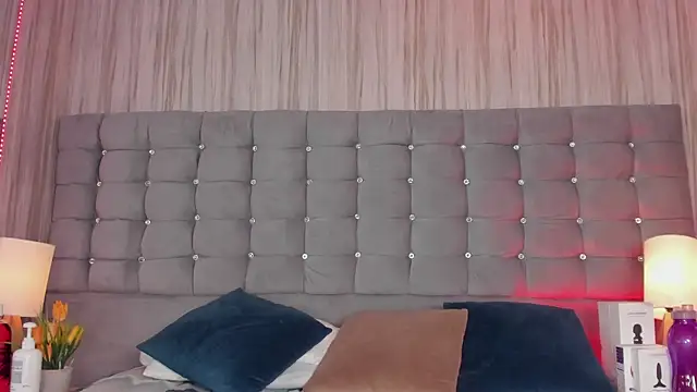 Poacahontasfg online show from 10-14-25, 04:02