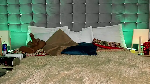 Poacahontasfg online show from 01-19-26, 04:05