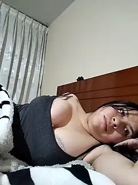 Snapshot of MaryC18 chatting on 01-11-25, 03:55 MaryC18 online show from 01-11-25, 03:55
