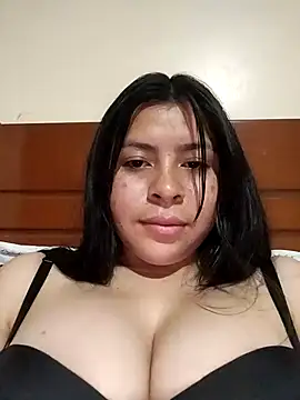 Snapshot of MaryC18 chatting on 01-21-25, 12:04 MaryC18 online show from 01-21-25, 12:04