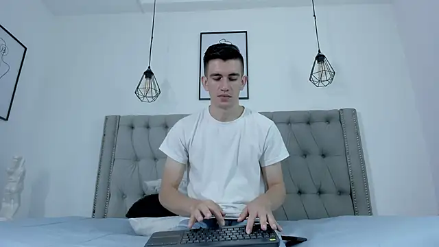 Snapshot of MikaelSlow chatting on 01-26-25, 05:34 MikaelSlow online show from 01-26-25, 05:34
