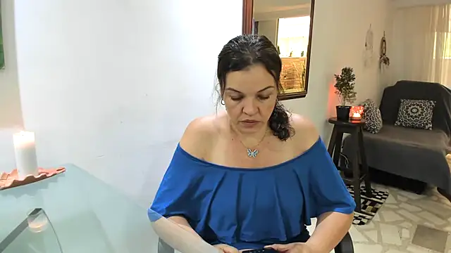 MarilynDavies online show from 10-16-25, 09:27