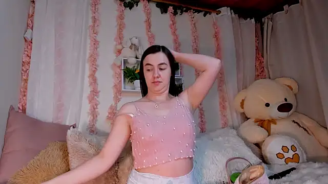 Snapshot of Idara_and_Edahi01 chatting on 11-07-25, 08:31 Idara and Edahi01 online show from 11-07-25, 08:31