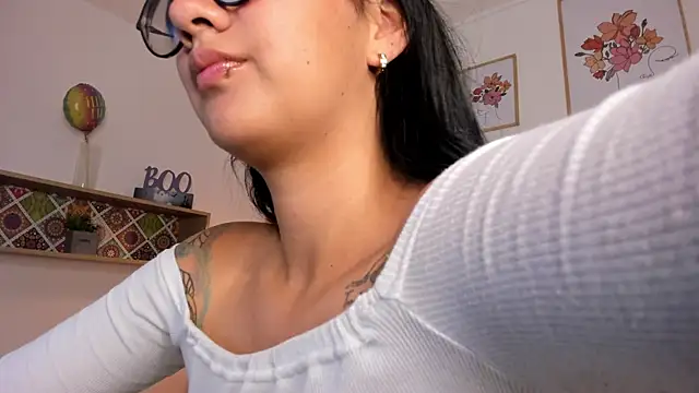 Aily Yozuko online show from 02-05-25, 02:51