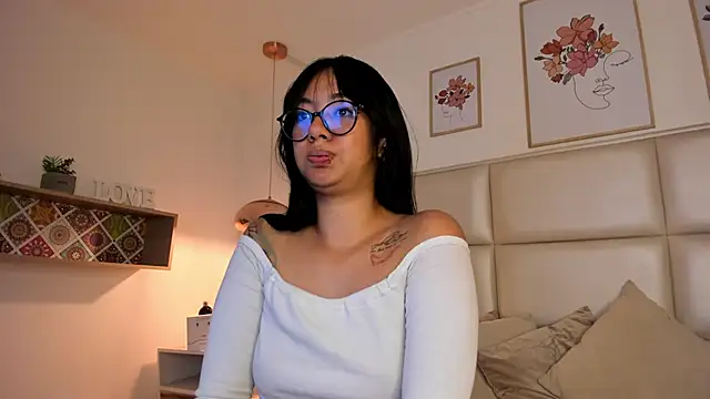 Aily Yozuko online show from 02-13-25, 07:56