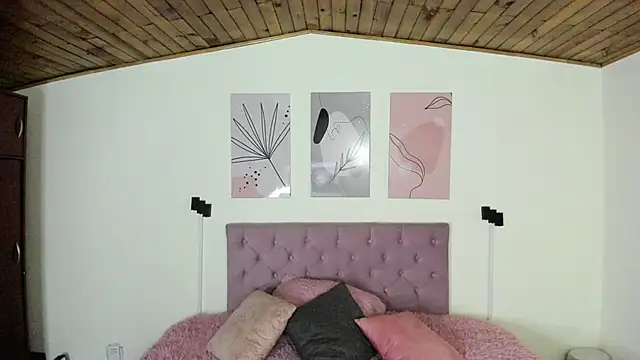 Snapshot of GENNESIS_LOVE chatting on 02-11-25, 02:46 GENNESIS LOVE online show from 02-11-25, 02:46