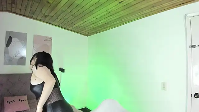 Snapshot of GENNESIS_LOVE chatting on 03-17-25, 06:40 GENNESIS LOVE online show from 03-17-25, 06:40