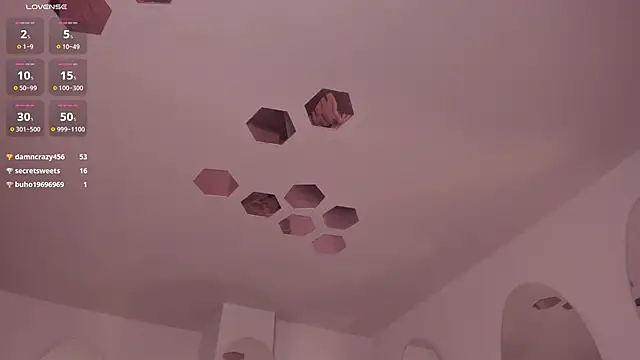 Snapshot of CarolineGraceX chatting on 03-02-25, 02:21 CarolineGraceX online show from 03-02-25, 02:21