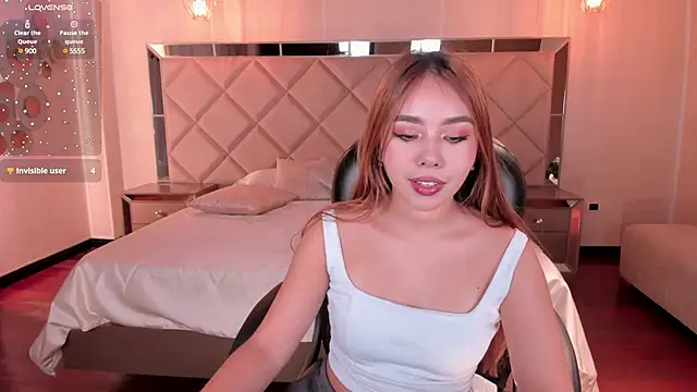 Snapshot of CarolineGraceX chatting on 03-20-25, 10:54 CarolineGraceX online show from 03-20-25, 10:54