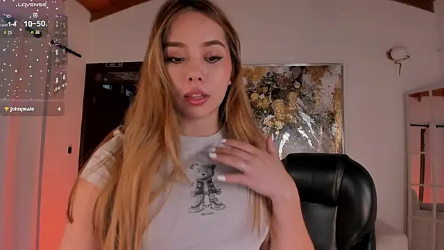 Snapshot of CarolineGraceX chatting on 11-14-25, 11:09 CarolineGraceX online show from 11-14-25, 11:09