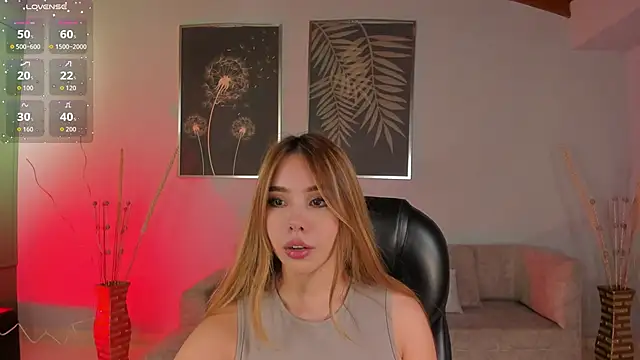 Snapshot of CarolineGraceX chatting on 12-01-25, 10:53 CarolineGraceX online show from 12-01-25, 10:53