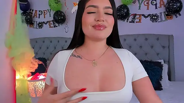 Mariana Baez online show from 10-31-25, 09:05