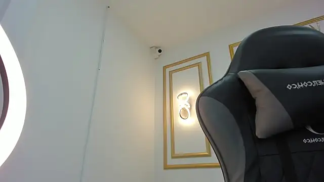 Snapshot of amor_smith_ chatting on 03-13-25, 03:00 amor smith  online show from 03-13-25, 03:00