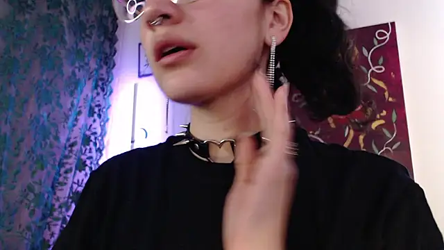 Snapshot of Tanya_WorldBondage chatting on 03-21-25, 03:02 Tanya WorldBondage online show from 03-21-25, 03:02