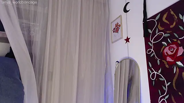 Snapshot of Tanya_WorldBondage chatting on 09-15-25, 02:33 Tanya WorldBondage online show from 09-15-25, 02:33