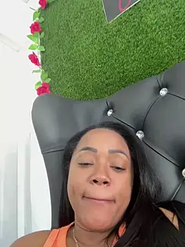 Snapshot of Noviostoxico chatting on 10-13-25, 08:53 Noviostoxico online show from 10-13-25, 08:53