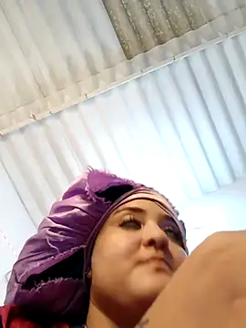 Liancy online show from 12-24-24, 03:05