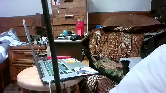 tongueispowerr6d9 online show from 01-06-25, 02:58