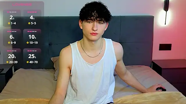 Snapshot of AmondCor chatting on 10-05-25, 09:45 AmondCor online show from 10-05-25, 09:45