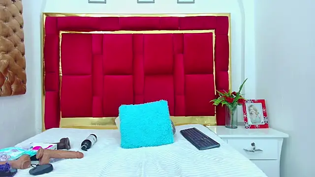 CoralHarrinson online show from 01-12-25, 10:43