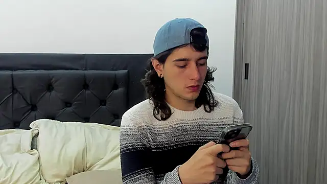 alex connorr online show from 12-23-24, 09:40