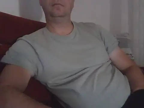 Snapshot of fikoivos chatting on 09-17-25, 08:43 fikoivos online show from 09-17-25, 08:43