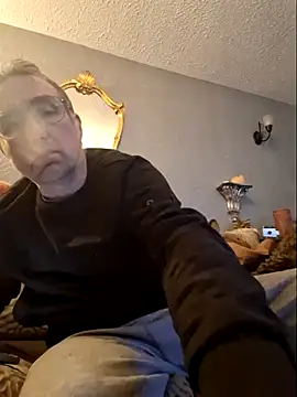 Snapshot of bibananaman chatting on 05-20-26, 03:34 bibananaman online show from 05-20-26, 03:34