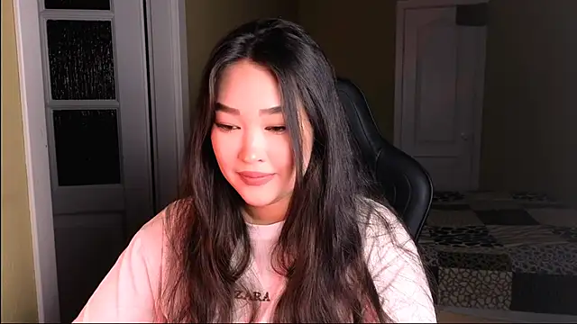 Erica Wayne online show from 02-08-25, 01:44