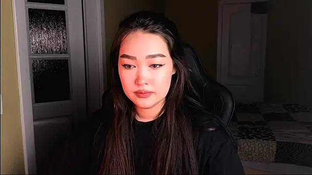 Erica Wayne online show from 02-14-25, 05:46