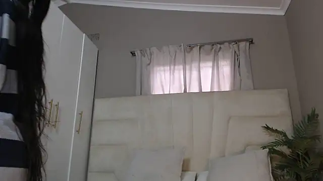 Snapshot of naughtyblackdolie chatting on 02-04-25, 05:42 naughtyblackdolie online show from 02-04-25, 05:42