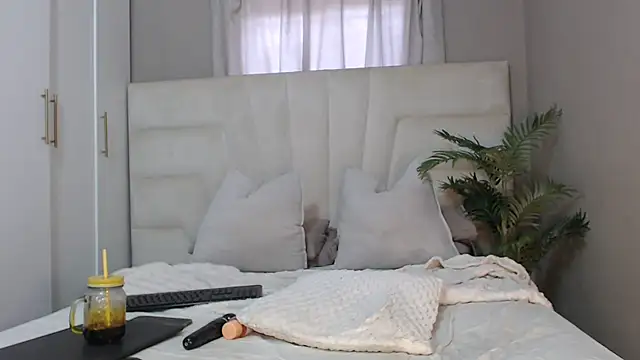 Snapshot of naughtyblackdolie chatting on 02-27-25, 09:22 naughtyblackdolie online show from 02-27-25, 09:22