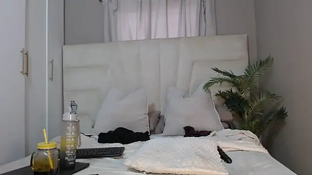 Snapshot of naughtyblackdolie chatting on 02-27-25, 12:23 naughtyblackdolie online show from 02-27-25, 12:23