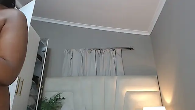 Snapshot of naughtyblackdolie chatting on 09-24-25, 02:59 naughtyblackdolie online show from 09-24-25, 02:59