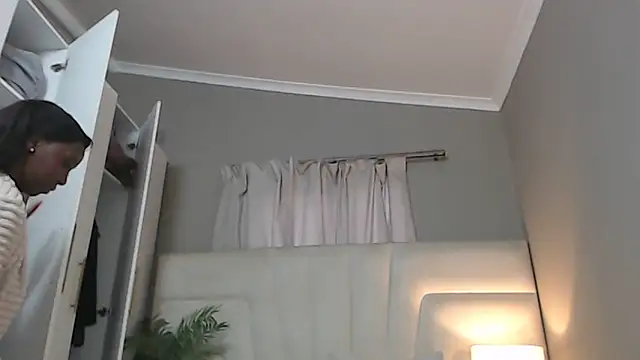 Snapshot of naughtyblackdolie chatting on 09-28-25, 05:24 naughtyblackdolie online show from 09-28-25, 05:24