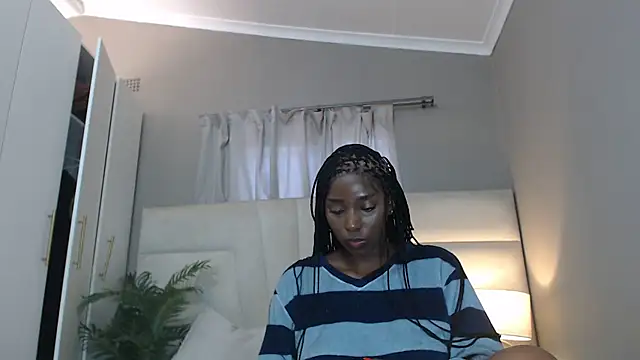 Snapshot of naughtyblackdolie chatting on 10-03-25, 08:00 naughtyblackdolie online show from 10-03-25, 08:00