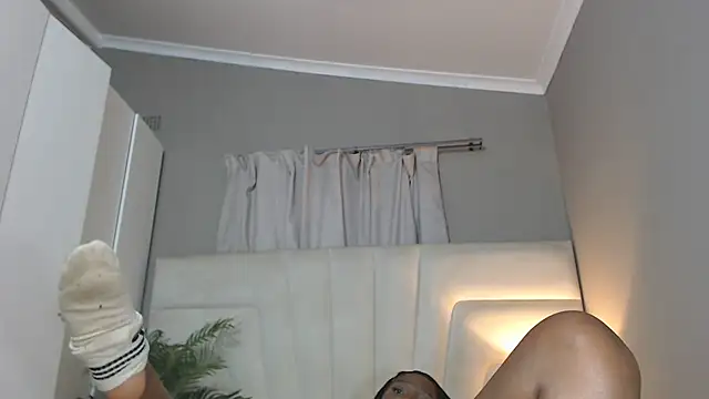 Snapshot of naughtyblackdolie chatting on 10-04-25, 03:59 naughtyblackdolie online show from 10-04-25, 03:59